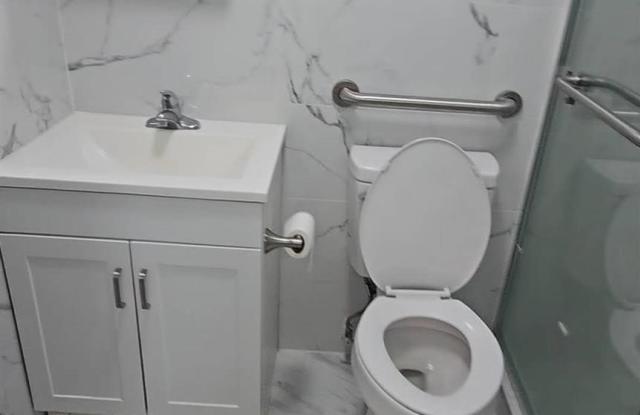 43-27 162nd Street unit: 1R