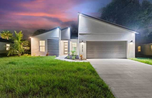 Photo of Deposit-Free! Modern, energy efficient home with ALL of the upgrades! North Port, FL