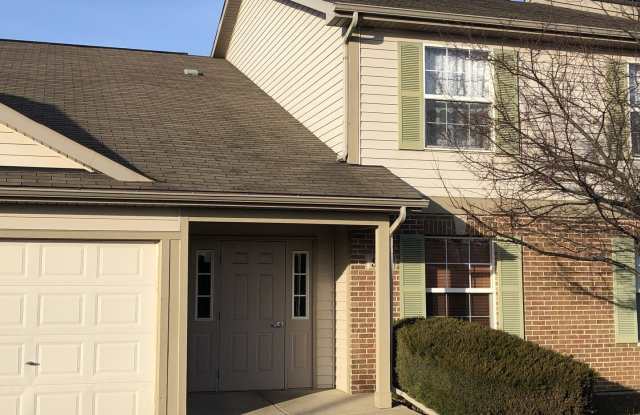 Photo of 928 N Village Drive