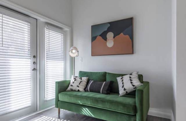 7202 Snowden Rd, #610