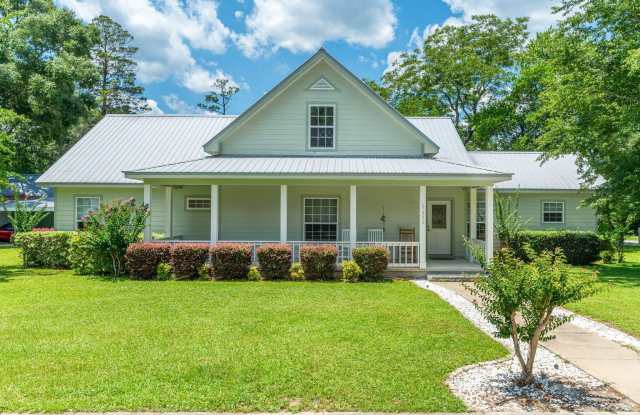 322 Crescent Drive