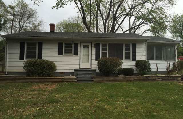 One Level House off Old Forest Road