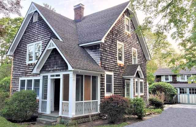 35 Woodland Avenue