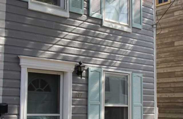 Charming downtown property in the heart of the city ready for you now!