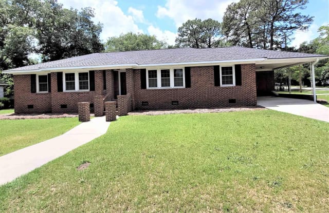 207 woodhaven Drive - 207 Woodhaven Drive, West Columbia, SC 29169