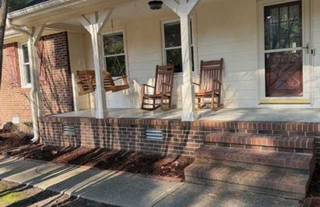 3 Bedroom/2 Bathroom - Close to SJAFB, Shopping, Restaurants!