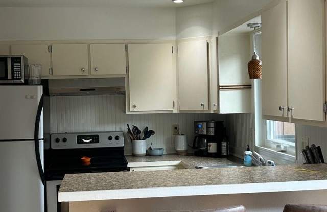 Fully Furnished Condo Near Downtown Bozeman  MSU