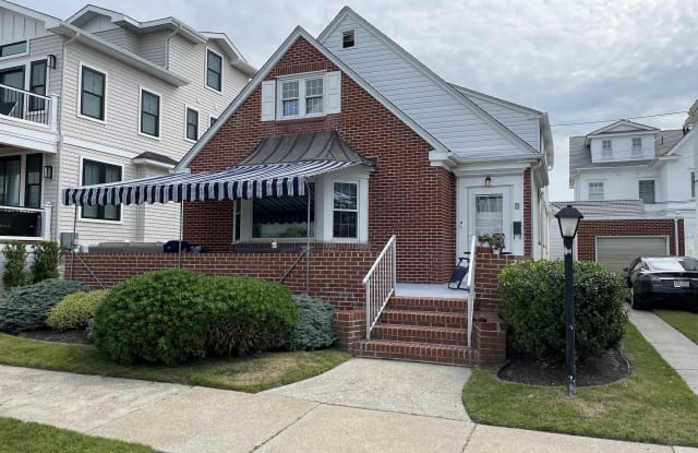 9 S Sumner Ave - 9 South Sumner Avenue, Margate City, NJ 08402