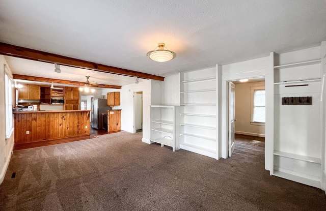 410 E Hillside Drive