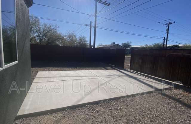 2341 South 3rd Avenue