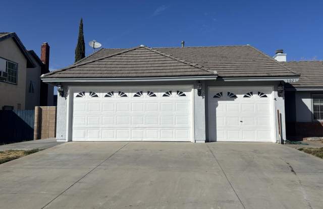 3021 Mariposa Avenue