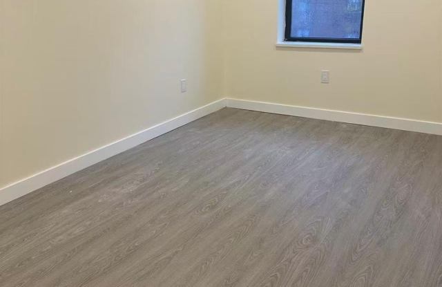 39-17 Greenpoint Avenue unit: 2L