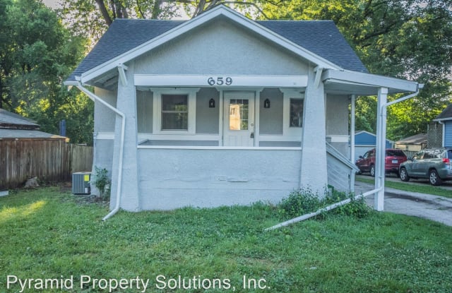 659 40th St - 659 40th Street, Des Moines, IA 50312