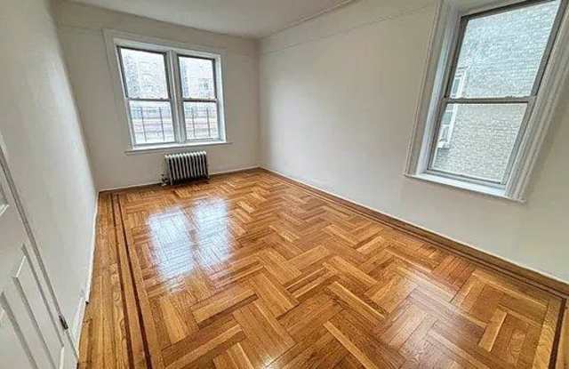 Photo of 1005 Walton Avenue