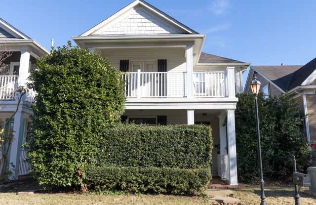 3 bedroom 2.5 bathroom in Harbor Town Memphis