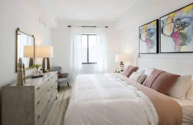 2572 Southwest 69th Avenue