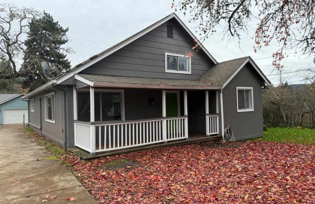 Photo of Updated 4 bedroom, 1 bath home in Eugene!