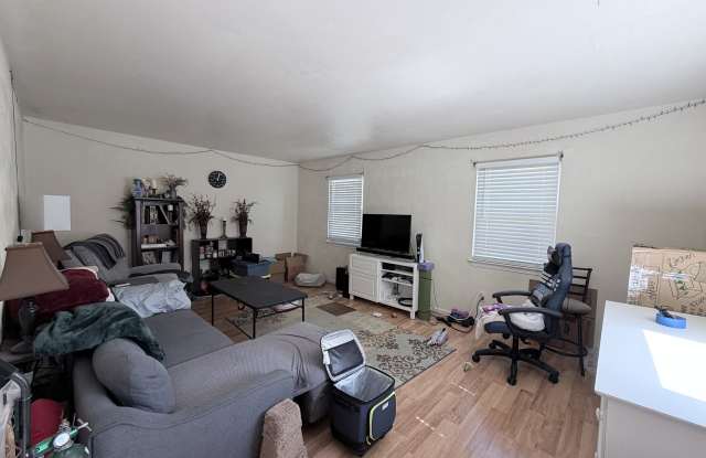 3327 Lakecrest Road - 1