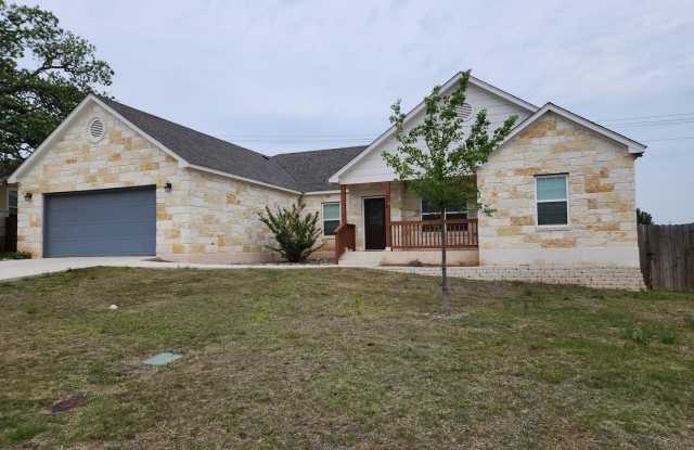 Spacious Home - 712 Shumard Lane, Fredericksburg, TX 78624