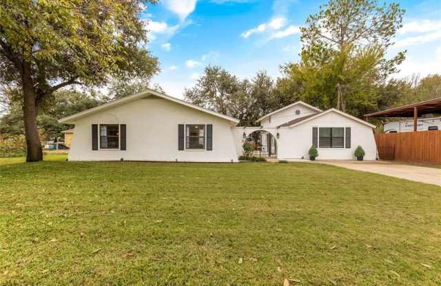 Photo of 301 Granada Calle Street