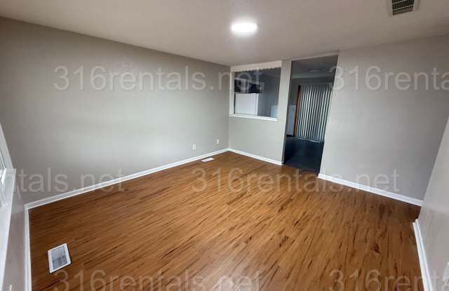 $1100 - 3 bedroom / 1 bathroom - Single Family Home