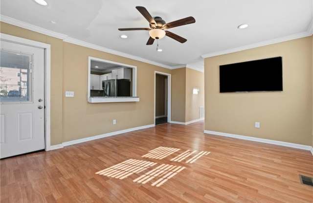 159 Walnut Street NW