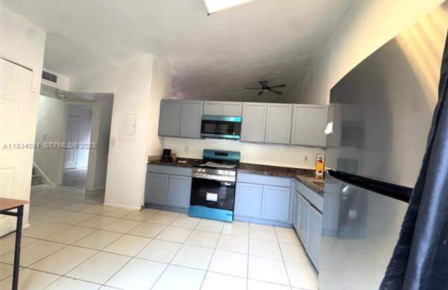 4634 NW 185th St th 4634 MIAMI GARDENS, FL 33055