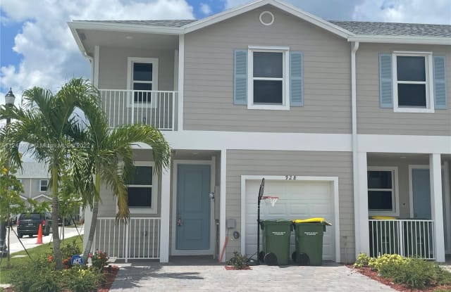 905 SE 17th Ct - 905 SE 17th Ct, Homestead, FL 33034