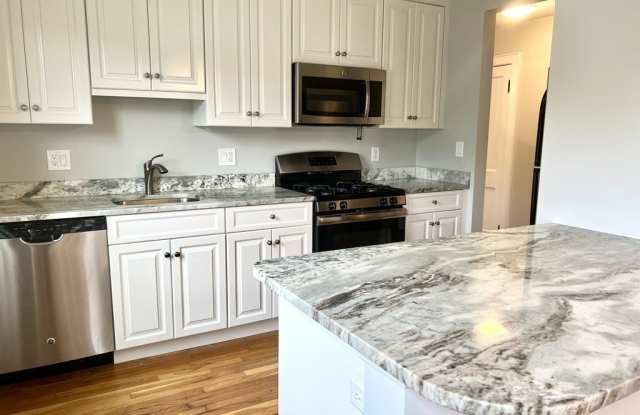 Photo of 98 Dean Street unit: 2