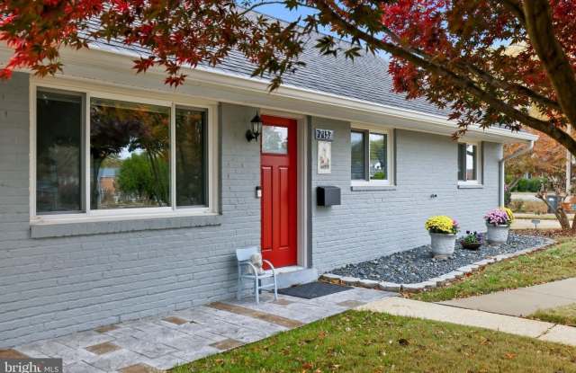 Photo of 7137 MURRAY LN