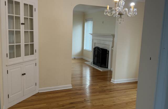 3888 Indian Road - Apt 1 Lower