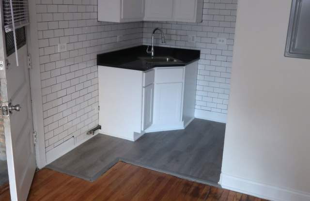 1702 West Albion Avenue