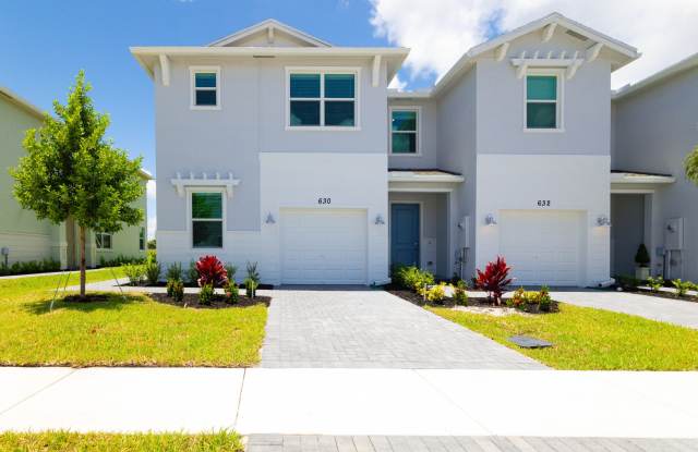 630 SE Lake Falls Street