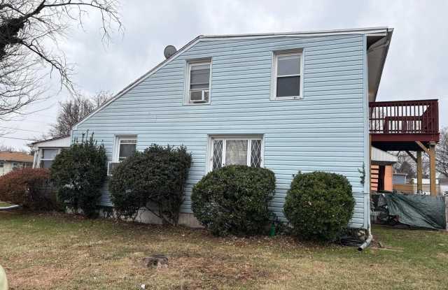 1314 DORCHESTER AVE #B, UPPER LEVEL ONLY