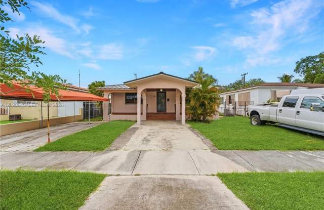 121 SW 71st Ave
