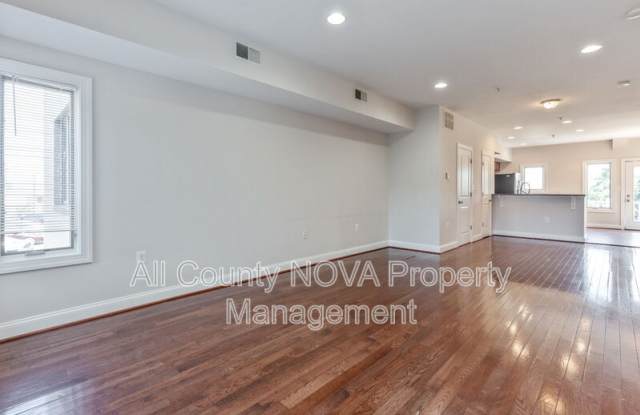 Photo of 1384 Talbert Ct SE