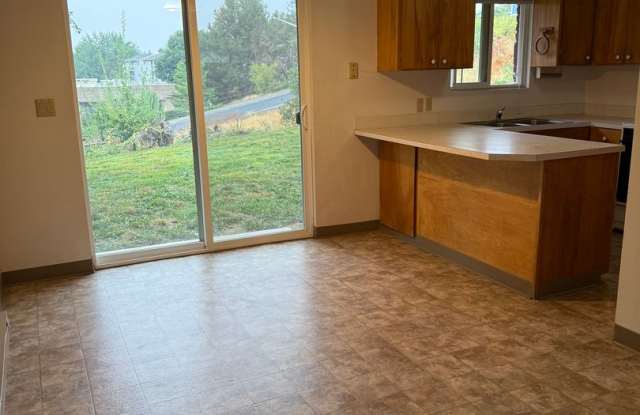 Photo of 1225-1235 NW Hall Dr