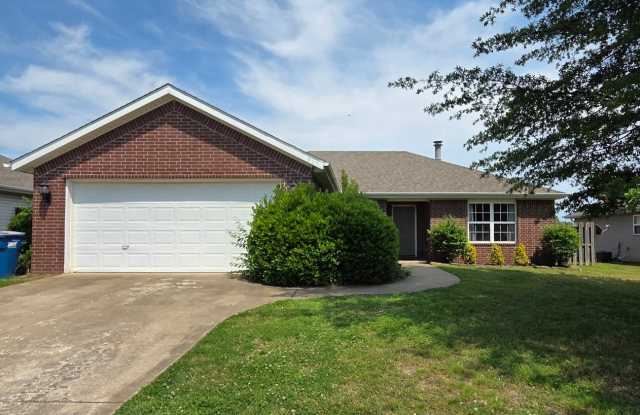 Fully Furnished 4BR Home with Fenced Yard & 2-Car Garage in Stoneburrow