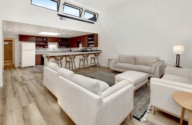 Photo of 34206 Sepulveda Avenue