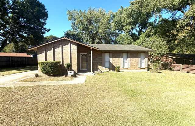 Photo of ** 3 Bed 2 Bath located off Wares Ferry road ** Call 334-366-9198 to schedule a self tour