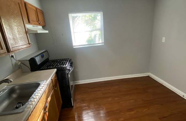 Cute 3 Bedroom 1 Bathroom