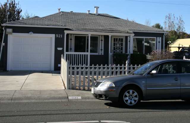 921 Oakwood Ave 3BR 1BA - 921 Oakwood Avenue, Vallejo, CA 94591