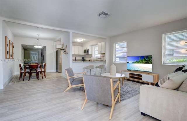 510 NW 43rd St