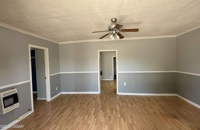 1013 E Broadway Street