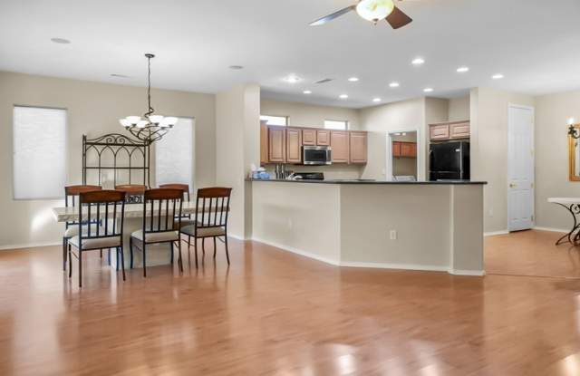 17547 W Calistoga Dr