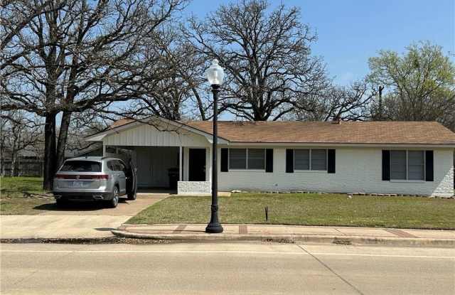 4005 College Main Street