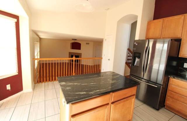Beautiful 3bd, 3 bath single family home bedroom for rent in Aurora 80016
