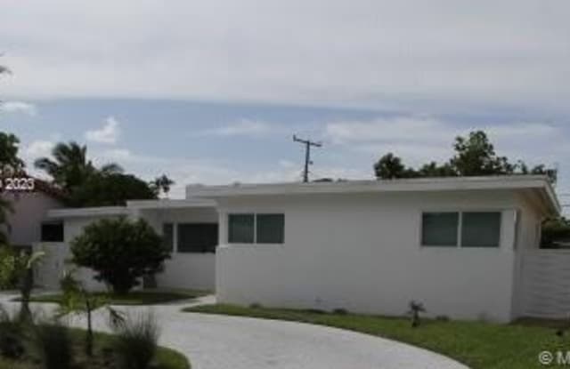 725 Westward Dr - 725 Westward Drive, Miami Springs, FL 33166