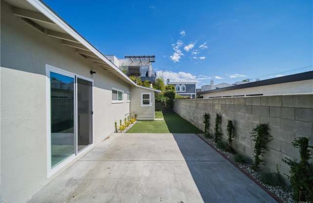 Photo of 926 Manhattan Beach Boulevard