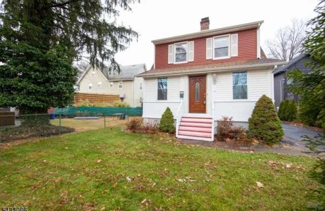 4 Oakcroft Ave